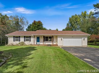 8283 Deer Valley Dr SE, Alto, MI 49302