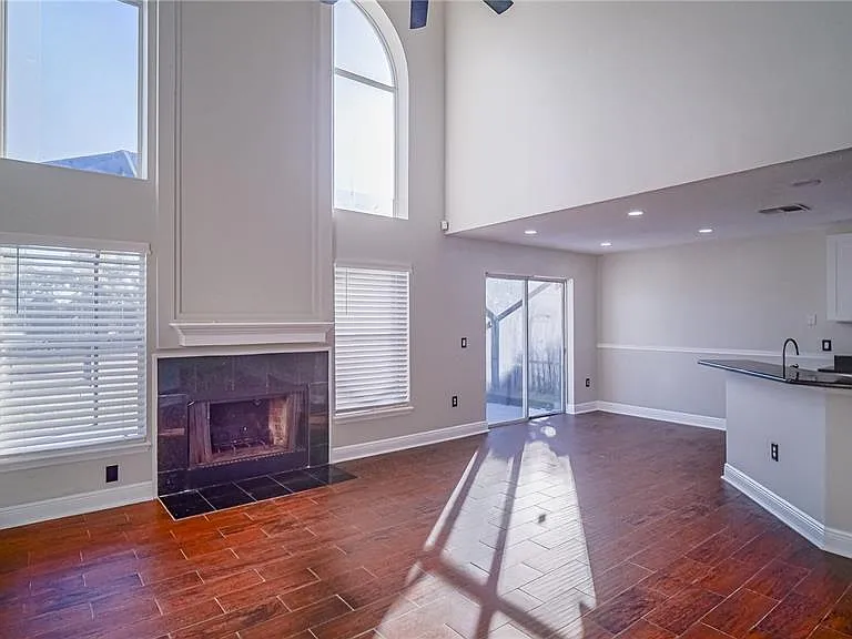 1020 Woodsong Way — Photo 6