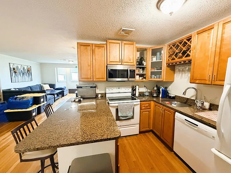 618 Boston Ave #4 — Photo 1