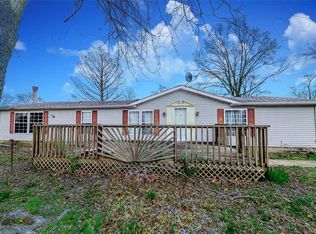 15810 Douros Dr, Carlyle, IL