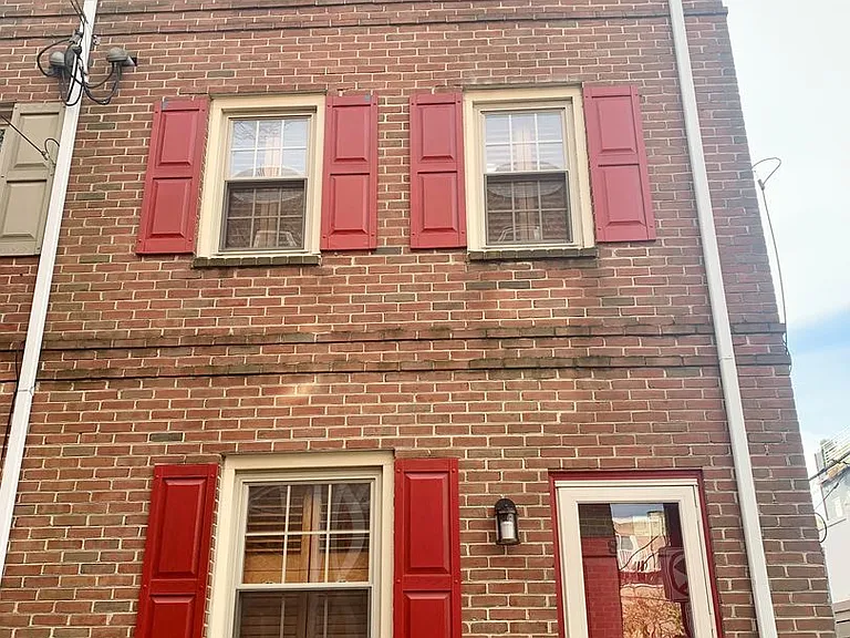 838 Kater St — Photo 2