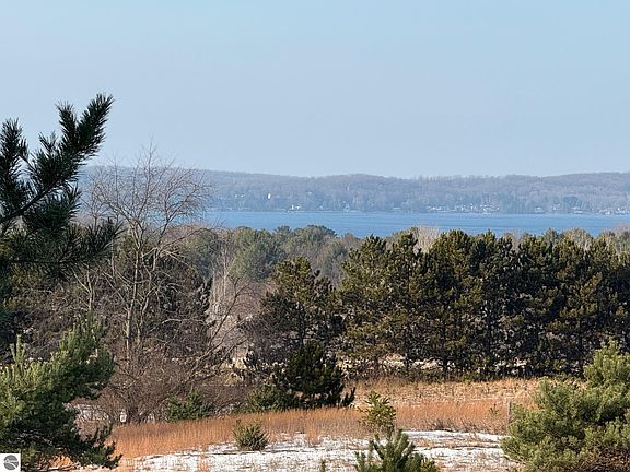 2nd image of Helena Rd