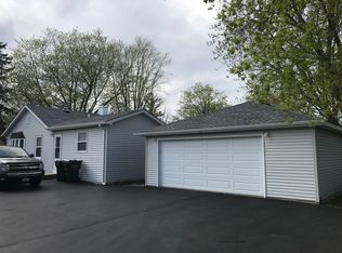 918 Logan Ct, Zion, IL 60099