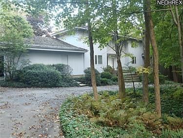 2nd image of 17 Laurel Hill Ln