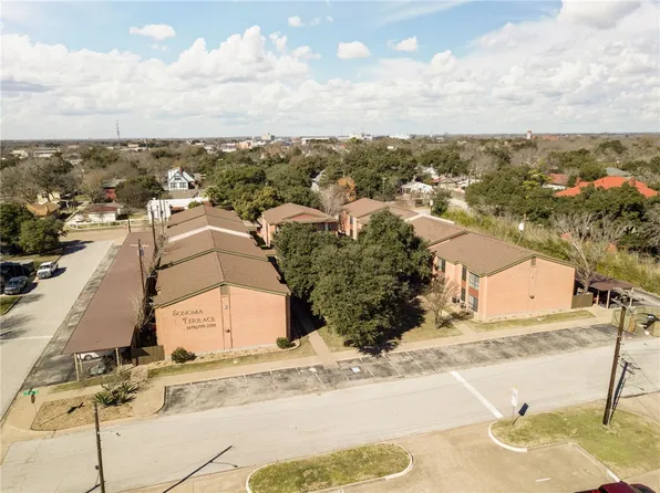 611 S Ennis St, Bryan, TX 77803