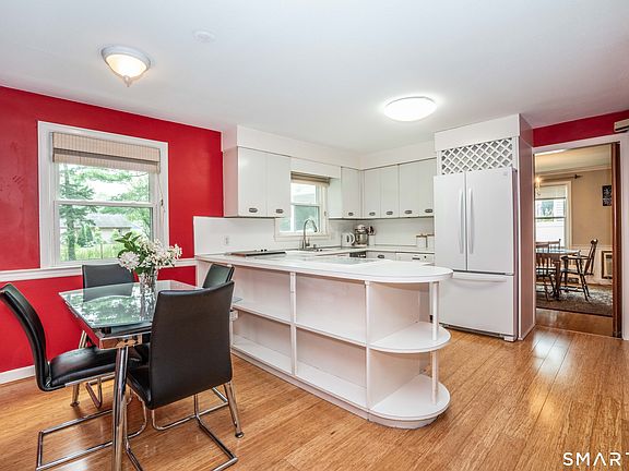 5th image of 2425 Albany Avenue