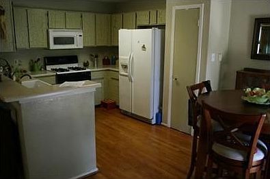 4th image of 811 Meadowcreek Dr