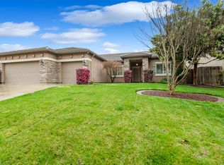 3724 N Sallee St, Visalia, CA 93291