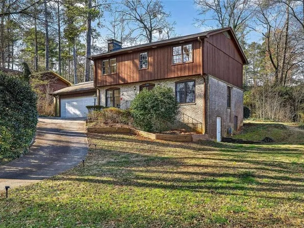 571 Tahoe Cir, Stone Mountain, GA 30083
