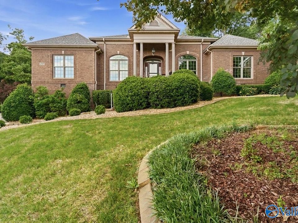 1st image of 2909 Smoketree Cir NE