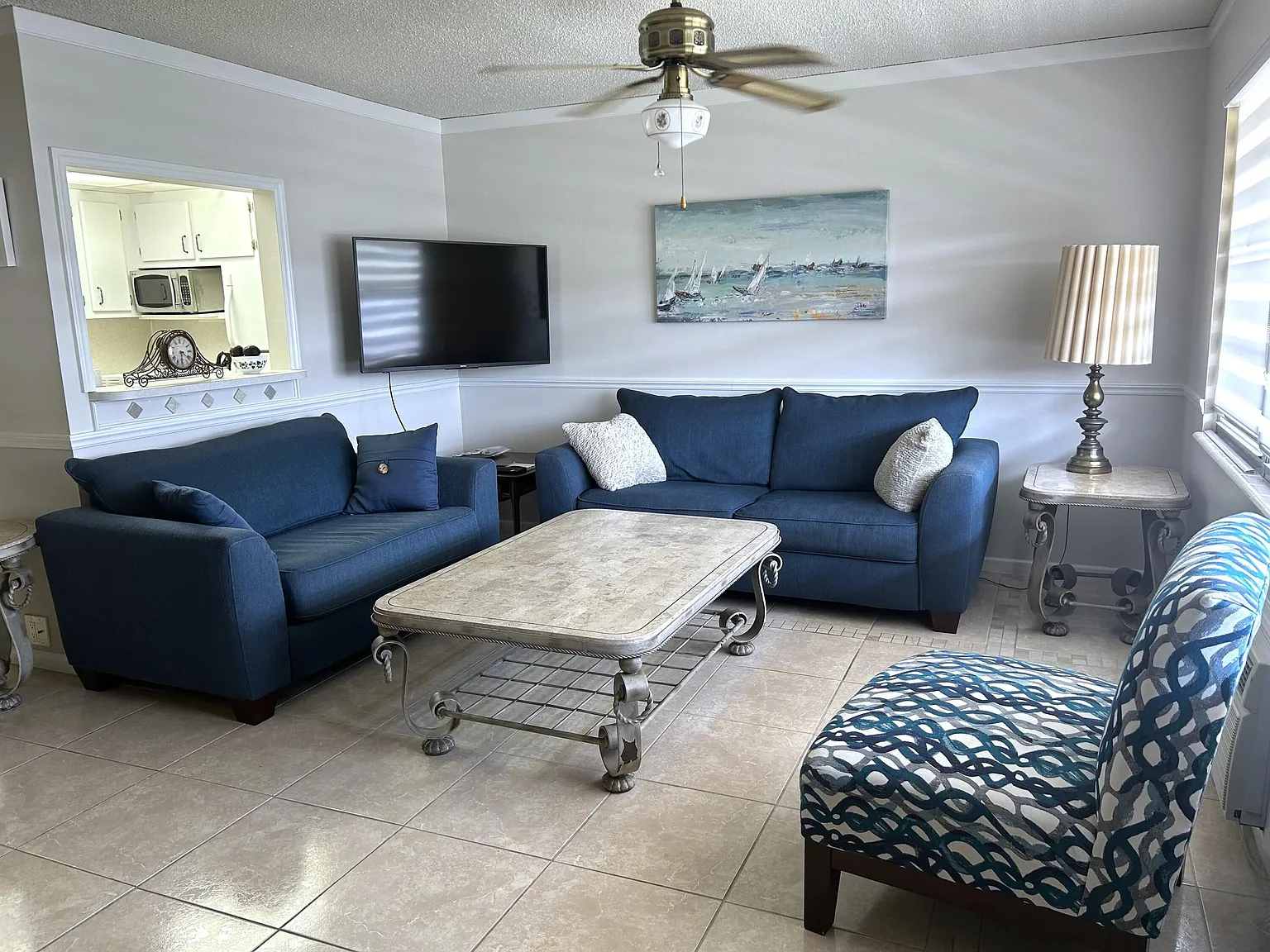 1 bed, 1.5 bath, 700 sqft, $1,400 — Photo 2