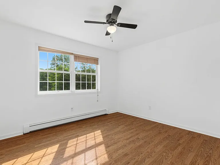 7 Van Keuren Ave — Photo 9