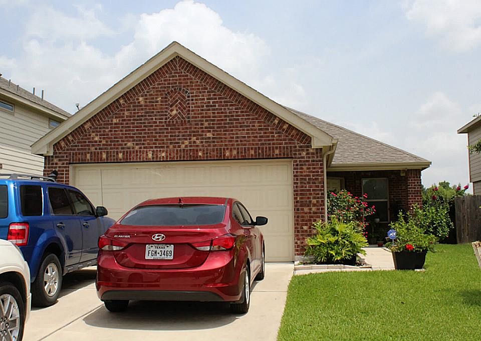 1st image of 10915 Brittan Leaf Ln