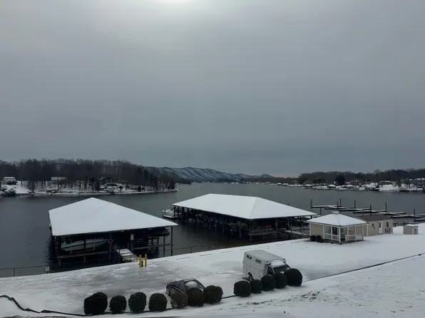 1273 Graves Harbor Trl #318, Huddleston, VA 24104