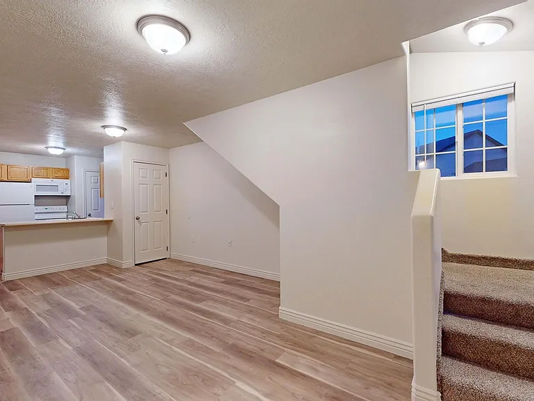293 E Cobblecreek Dr — Photo 10