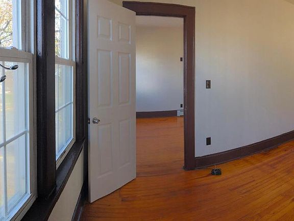 Spacious room with closet