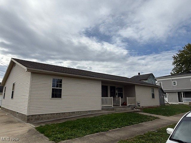 1st image of 414 & 416 E 6th St