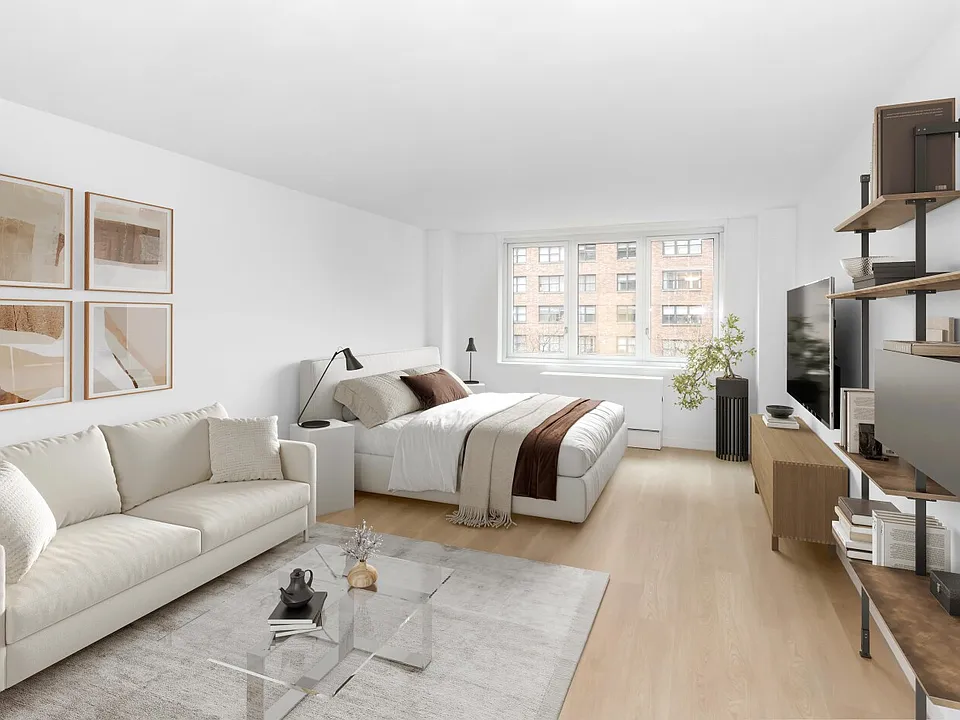 115 E 34th St #1806