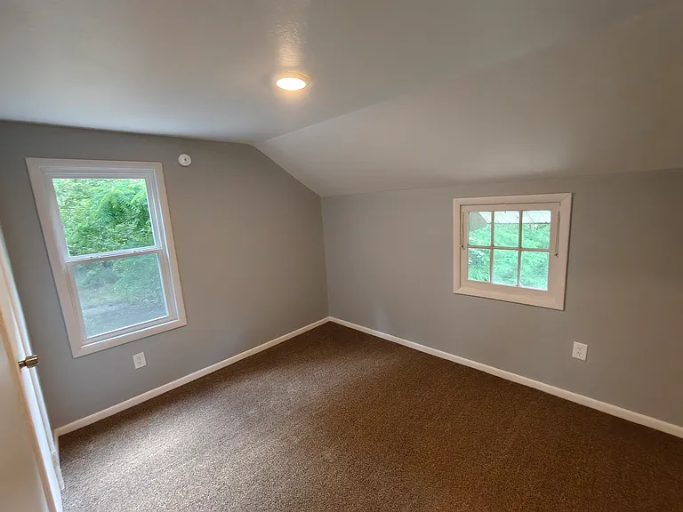 556 Chittenden St — Photo 16