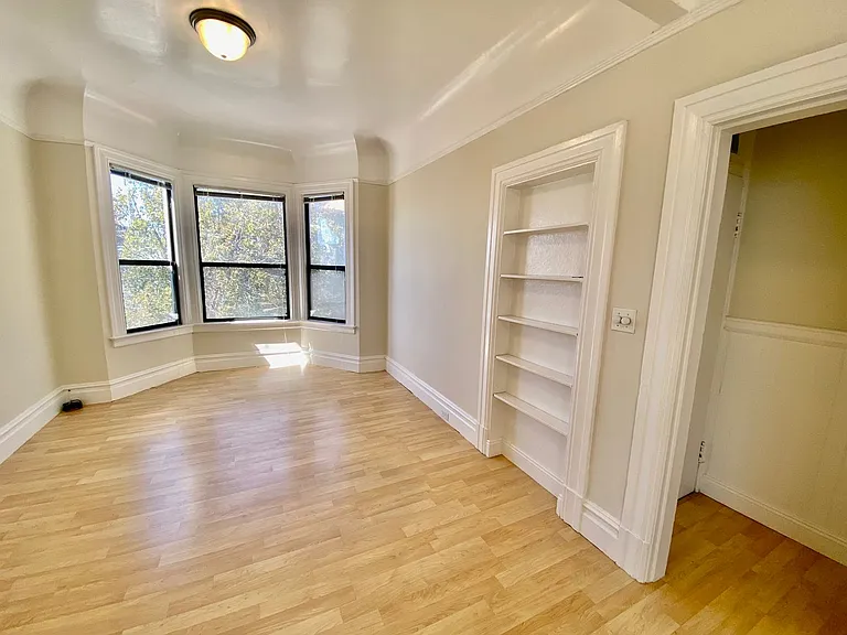 449 Filbert St #4 — Photo 2