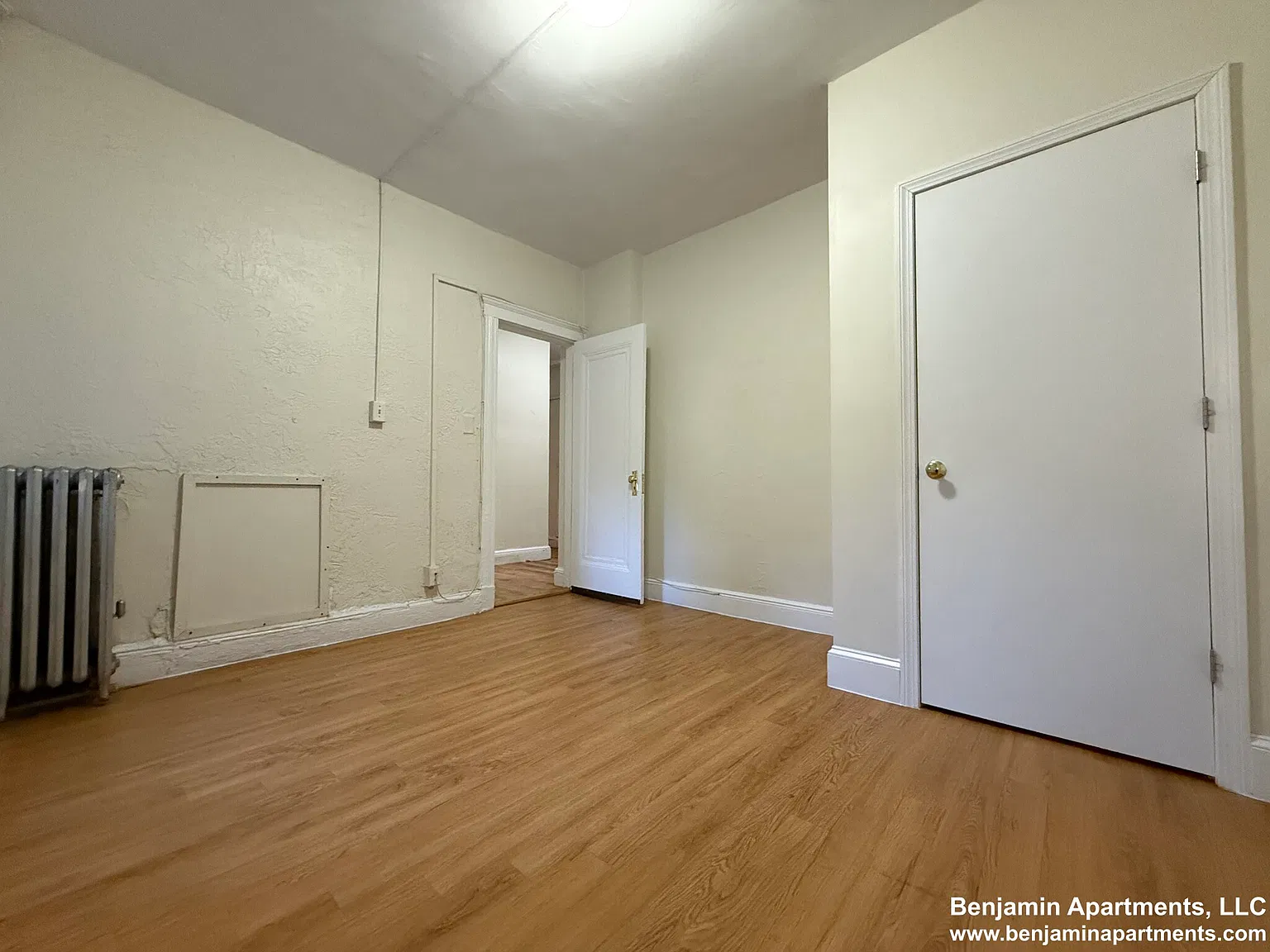 3 bed, 999 sqft, $2,525 — Photo 3