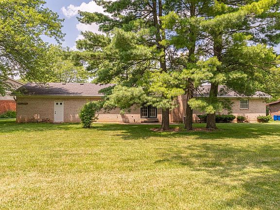 4th image of 7597 Lakemeadow Ct