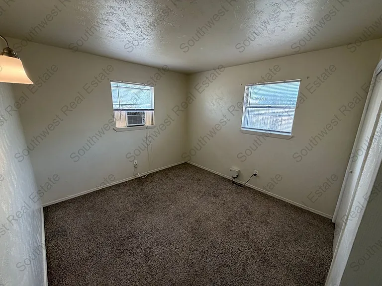 1406 S Avenue J — Photo 7