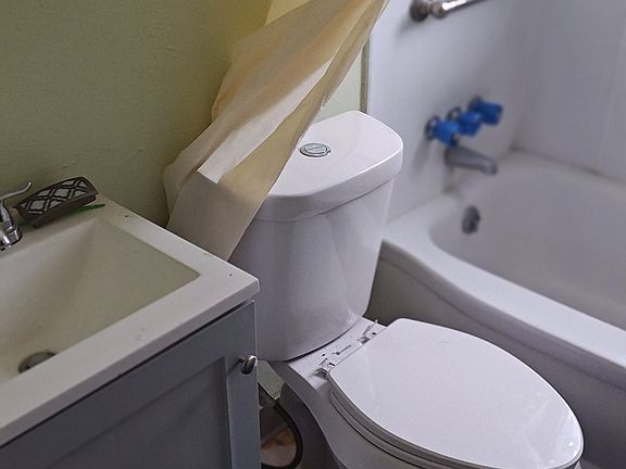 3rd image of 19223 Firwood Rd