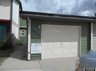 1919 Edinburgh St, Rawlins, WY 82301