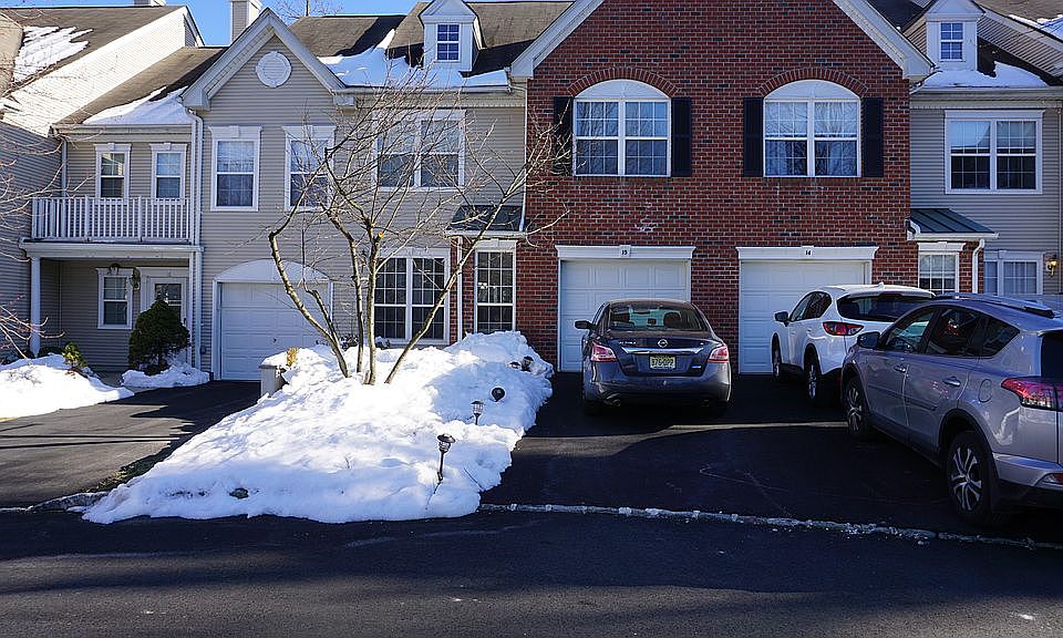 1st image of 15 Prescott Ct