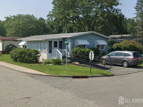 11 Sheryl Ct, Spotswood, NJ 08884