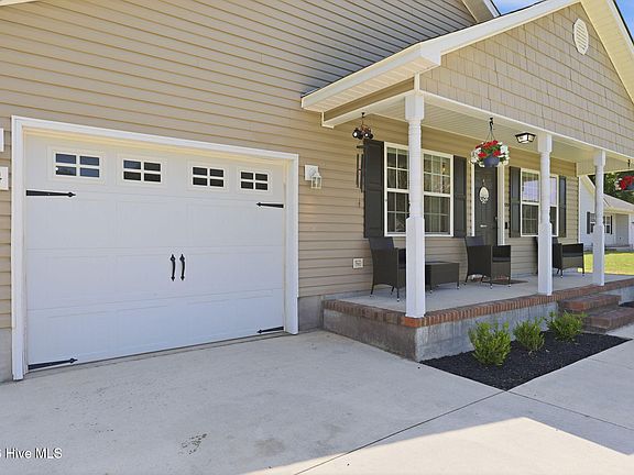 5th image of 324 Reid Court N