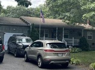 20 Williams St, Center Moriches, NY 11934