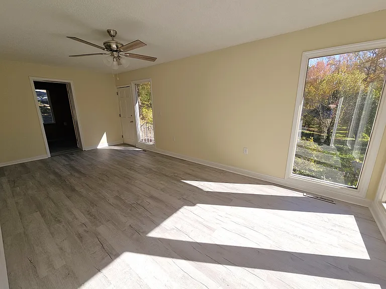 609 Memorial Drive Ext — Photo 11