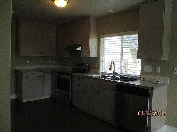 5th image of 3008 NE 117th Ct