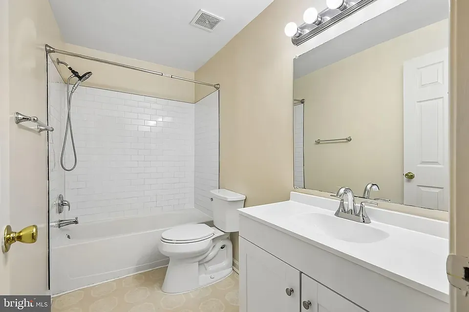 2 bed, 1288 sqft, $1,700 — Photo 2