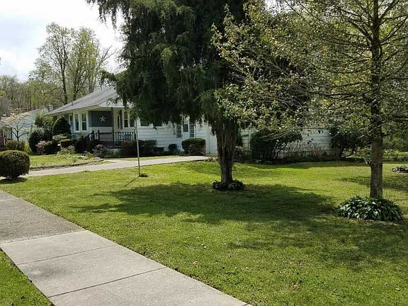 4th image of 222 Glenwood Ave