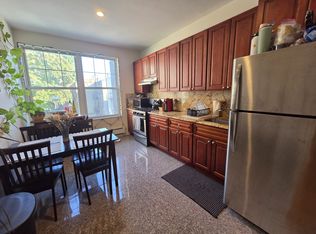 32-11 Broadway #3, Astoria, NY 11106