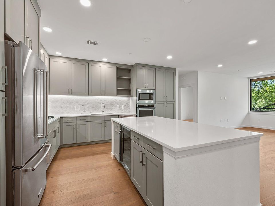 1st image of 900 S 1st St Unit 211