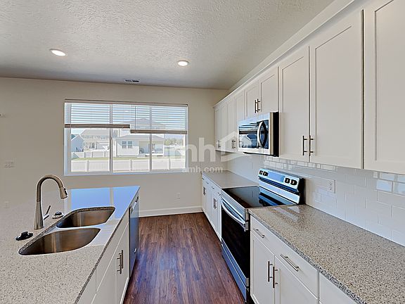 4th image of 321 N Gibbons Ln