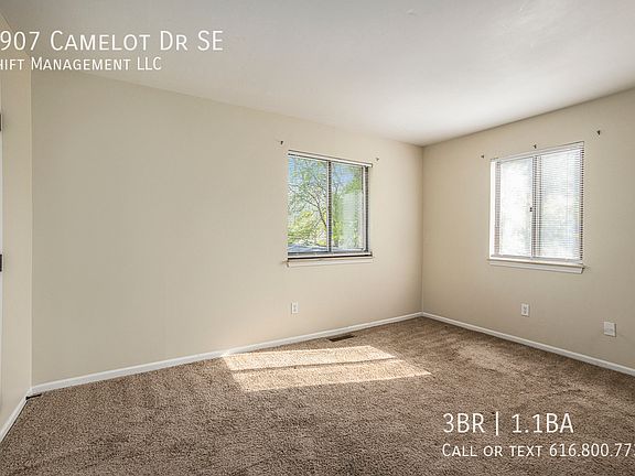 4th image of 3907 Camelot Dr SE