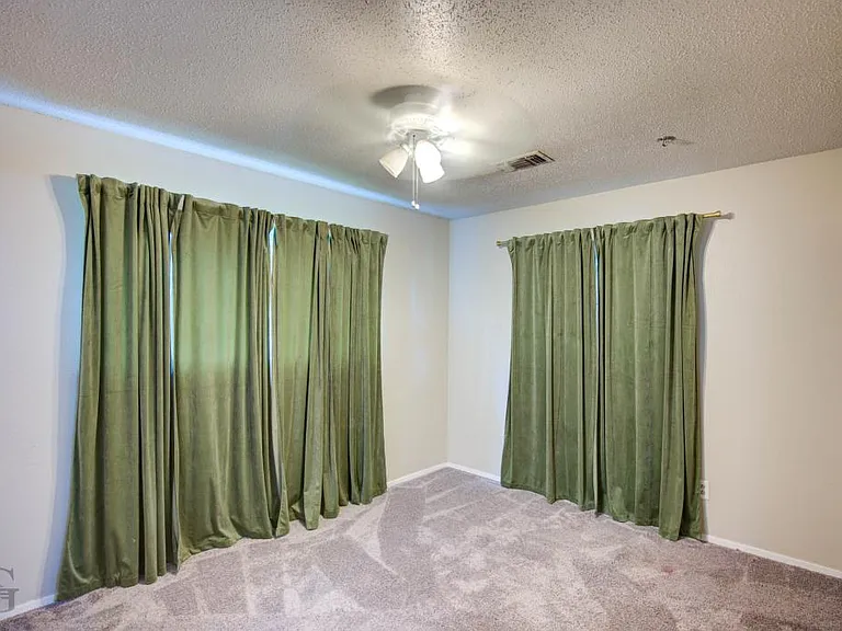 1710 Ray Ave — Photo 20