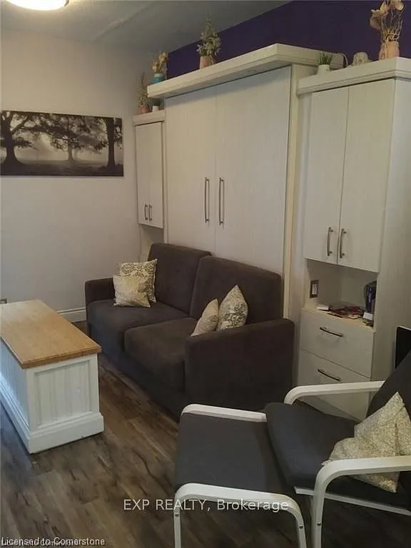 1 bed, $1,000 — Photo 4
