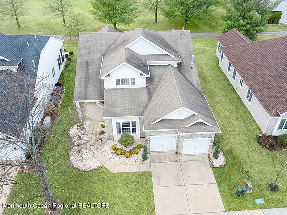 4th image of 54 Baltusrol Drive