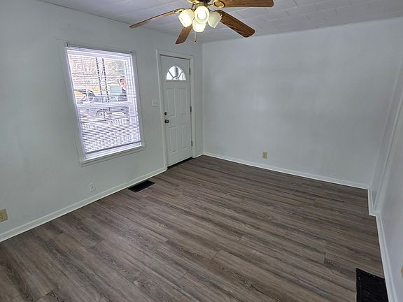 2nd image of 825 Garfield Ave