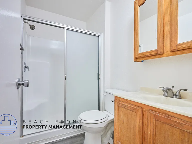 744 Rose Ave. — Photo 28