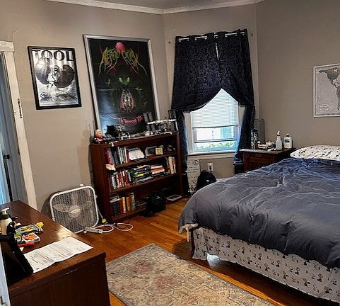 5th image of 5042 N Lawndale Ave Floor 2