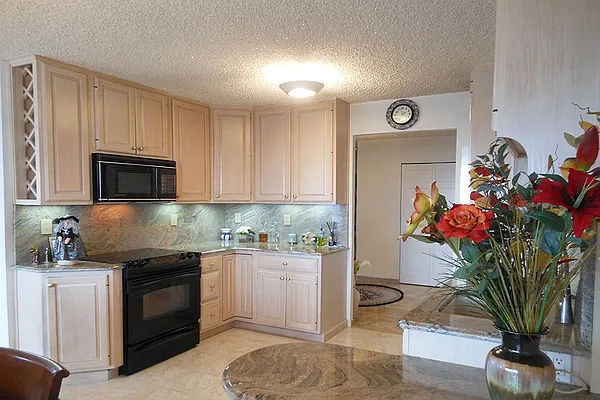 Sold by Hudson View Realty LLC | media 5