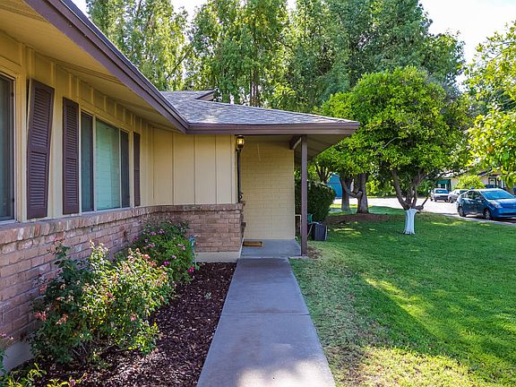 4th image of 1202 E Glenn Dr