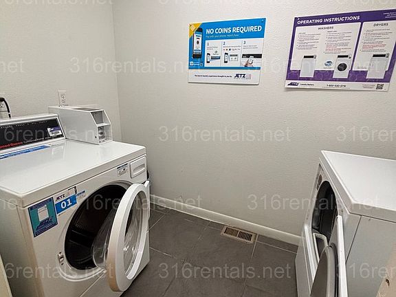 4th image of 115 W Central Ave #206